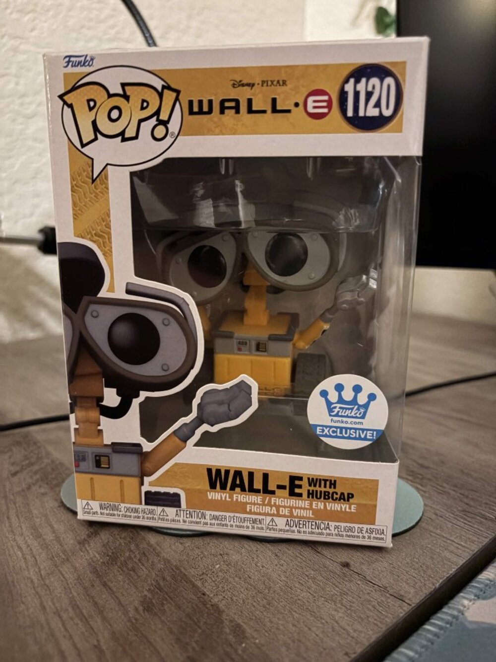 Funko Pop Disney Pixar Charging WALL-E #1120 Specialty Series